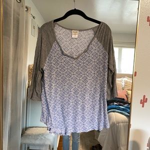 Mid-Sleeve Patterned V Neck T Shirt